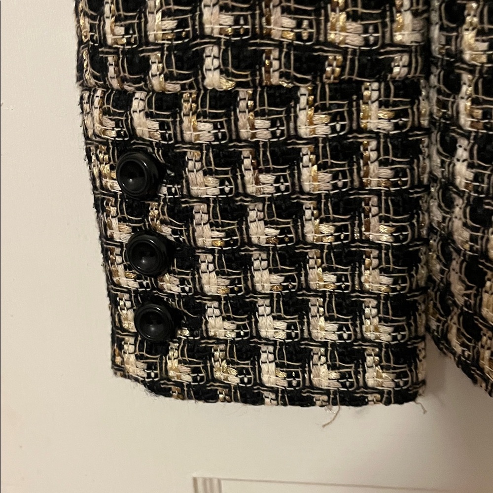 Classic Black, White & Gold Tweed Tailored Jacket size 4 - Picture 5 of 9